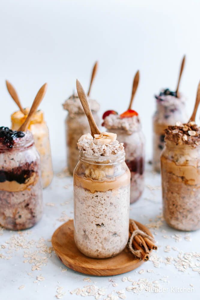 Peanut butter banana overnight oats with other flavor in mason jars in the background.