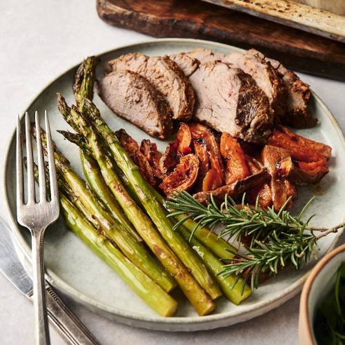 High-protein rosemary steak with roasted sweet potatoes and asparagus