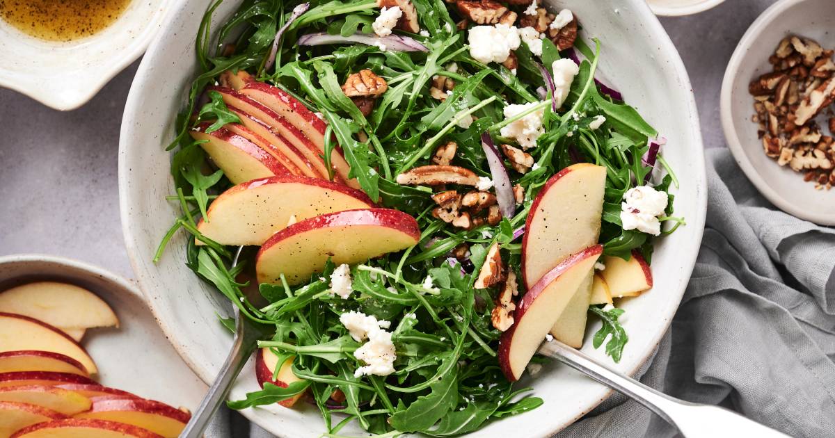 Arugula and Apple Salad with Goat Cheese and Pecans - Slender Kitchen