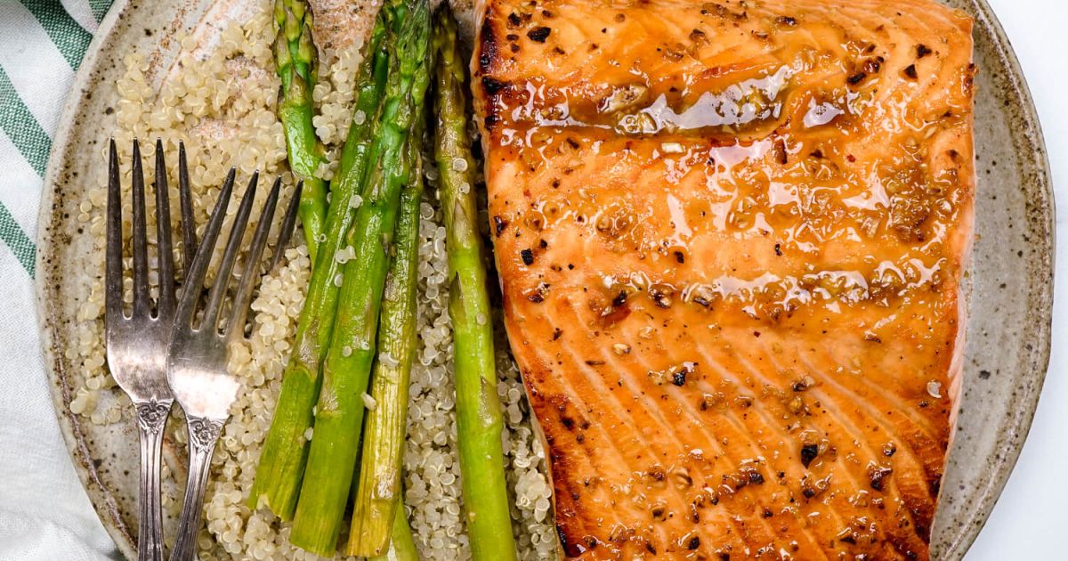 Easy Honey Garlic Broiled Salmon (5 Ingredients!) - Slender Kitchen