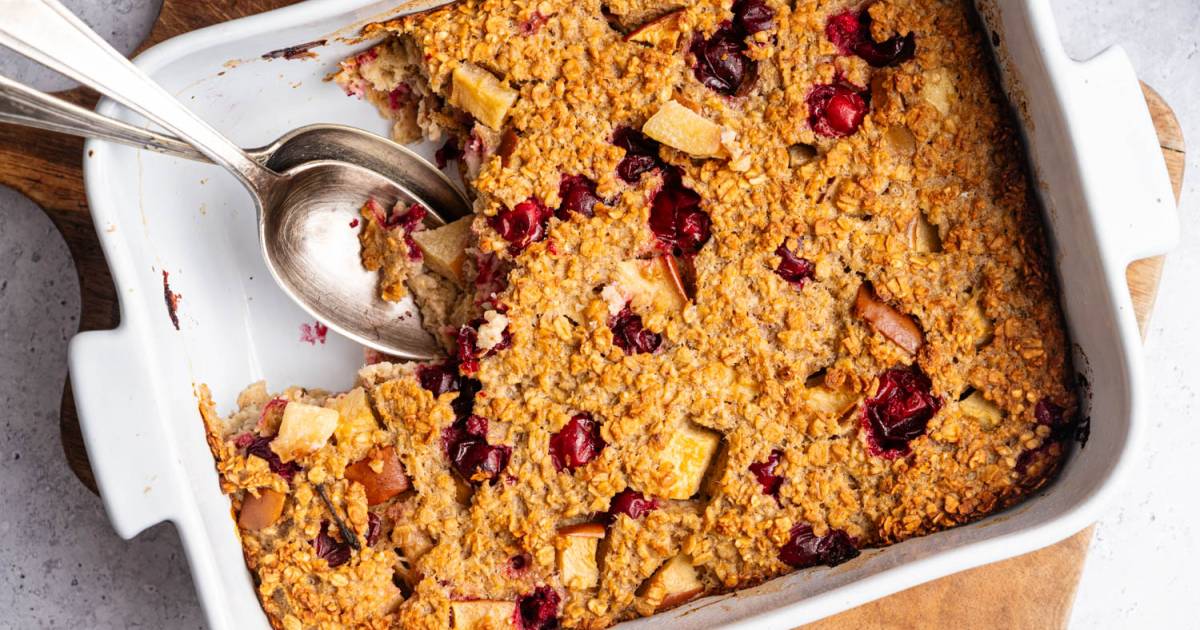 Cranberry Apple Baked Oatmeal {Make-Ahead Breakfast}