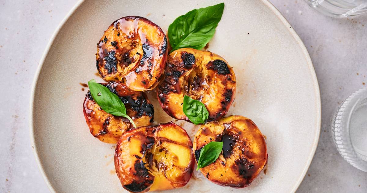 Grilled Peaches - Slender Kitchen