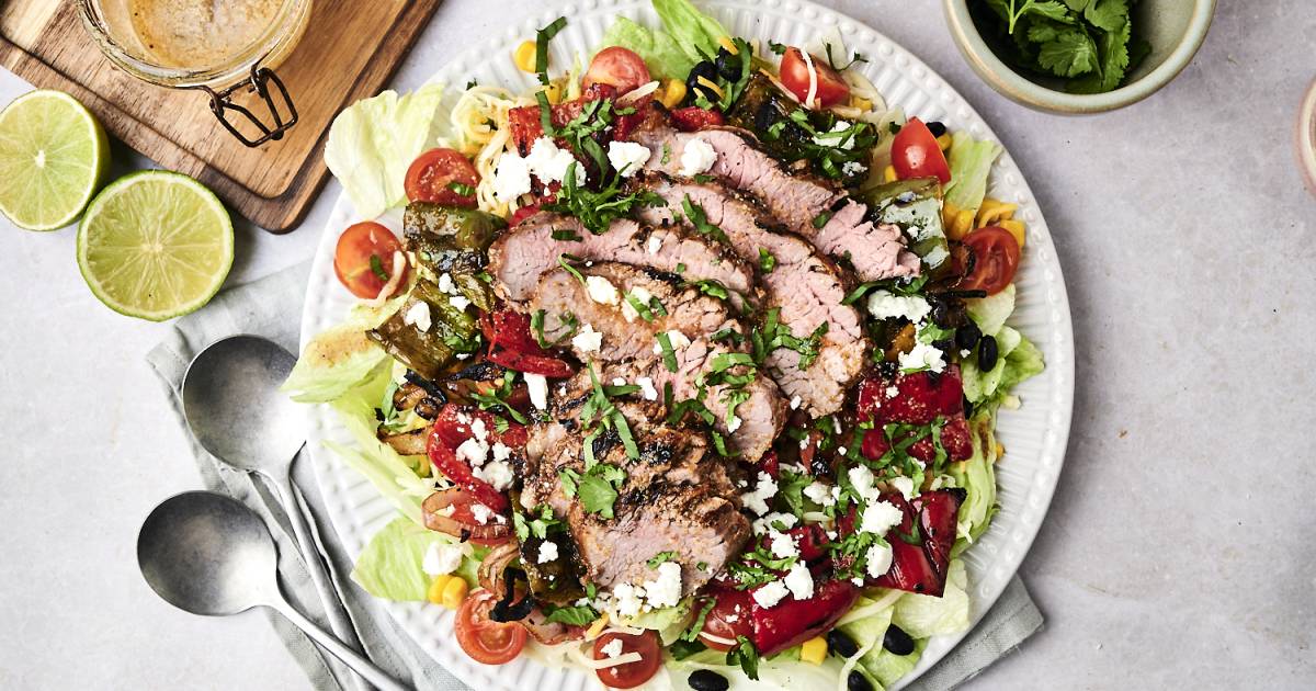 Grilled Steak Fajita Salad - Slender Kitchen