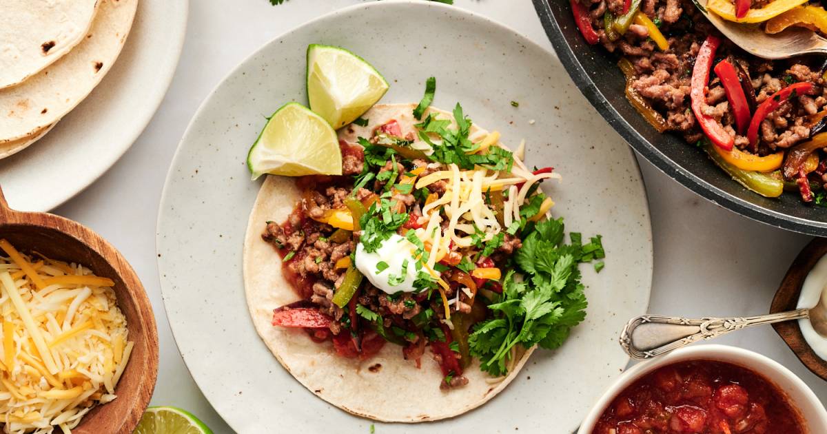 Ground Beef Fajitas (15 Minute Meal!) - Slender Kitchen