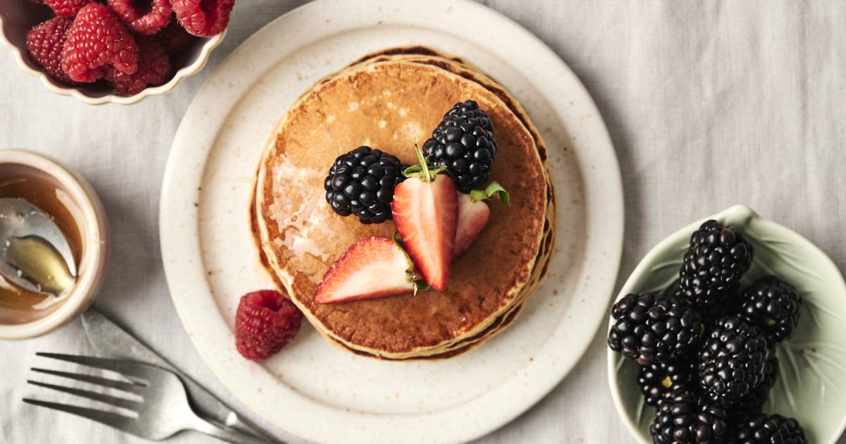 Low Carb Protein Pancakes (No Protein Powder!) (26g Protein, No Protein Powder!)