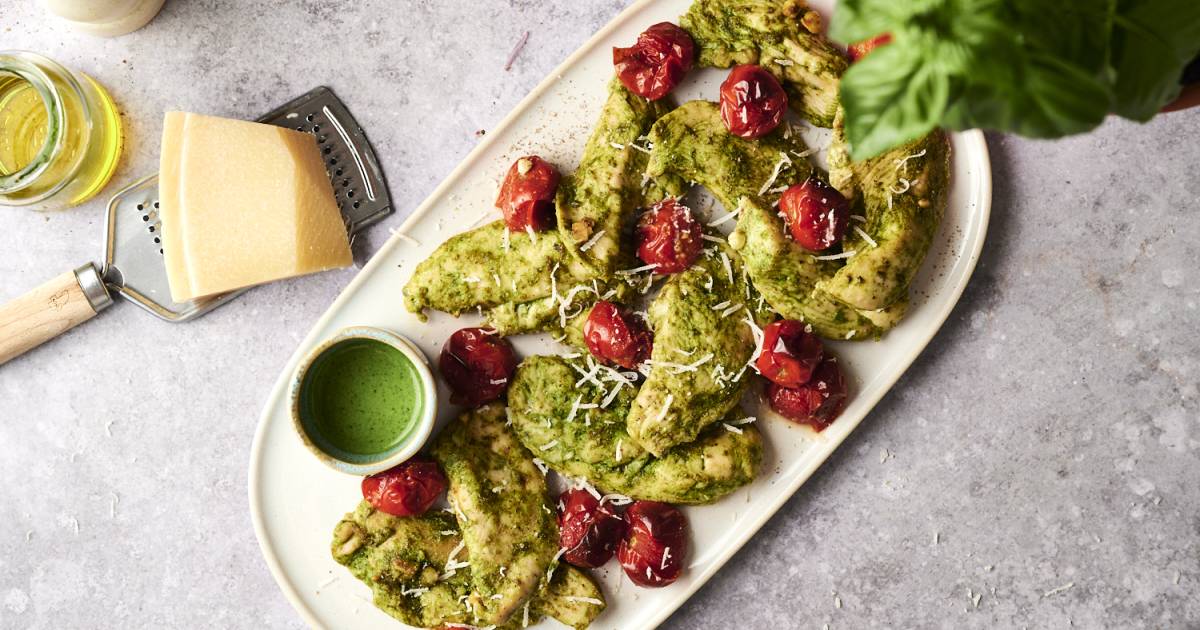 Pesto Chicken {15-Minute Weeknight Meal} - Slender Kitchen