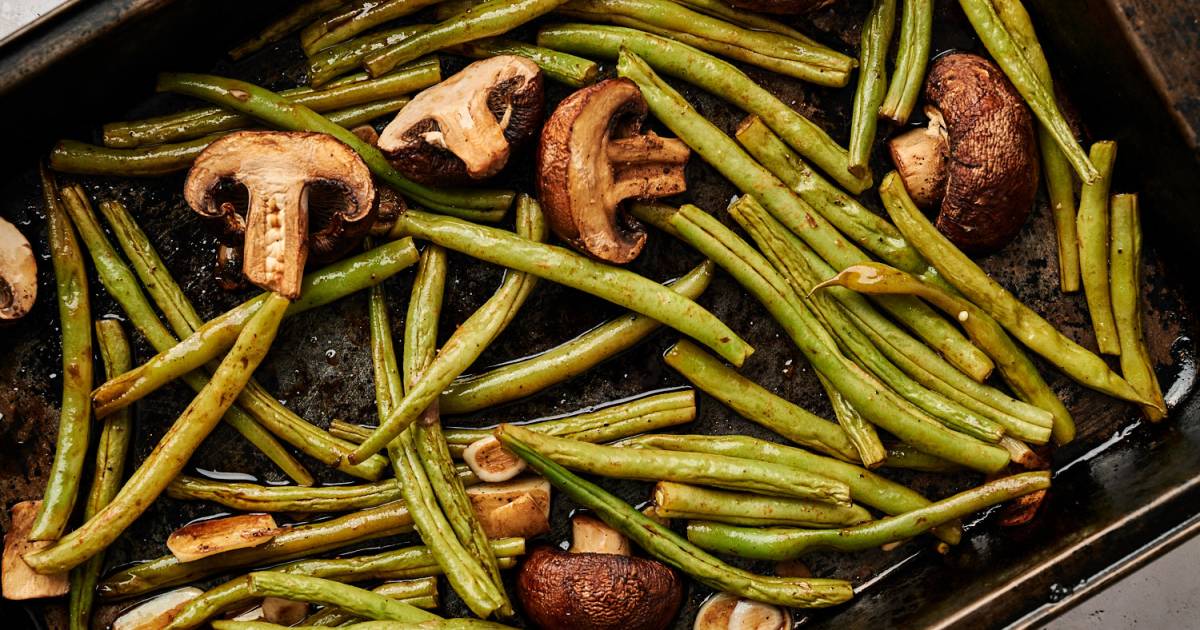 Roasted Balsamic Green Beans and Mushrooms