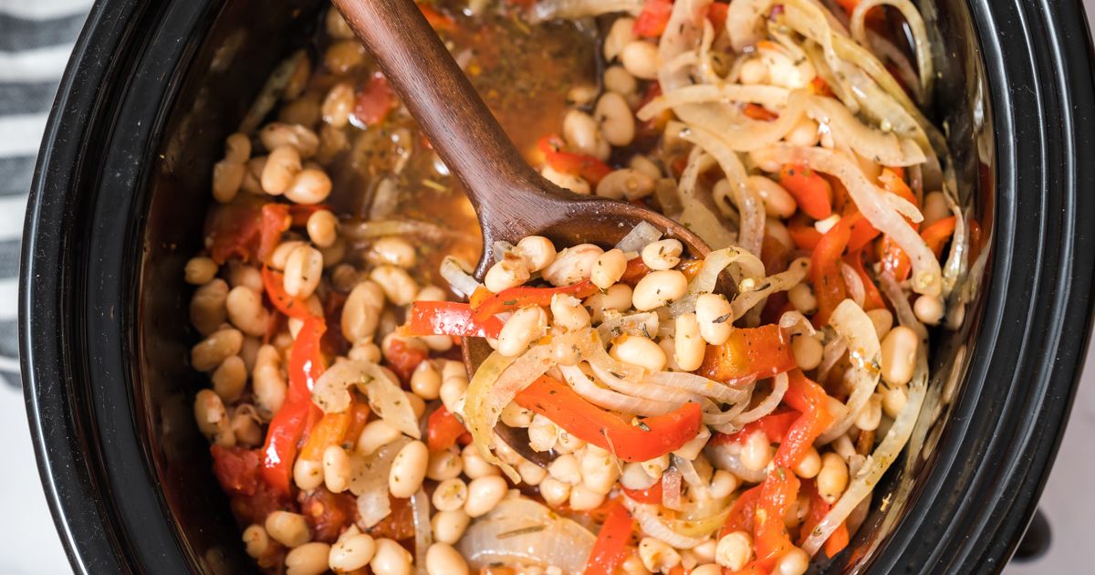 Slow Cooker Tuscan White Beans - Slender Kitchen