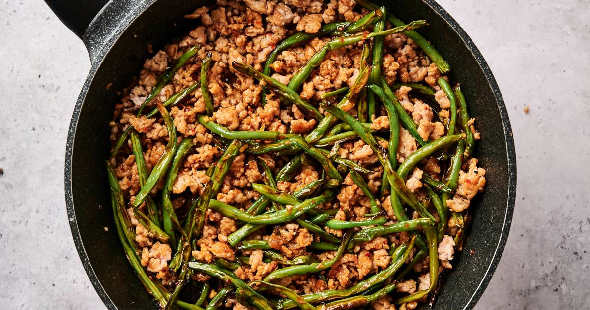Spicy Ground Turkey and Green Bean Stir-fry (20 Minutes!)