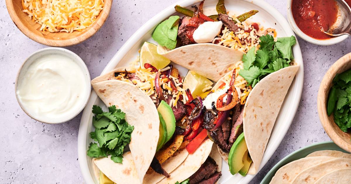 Steak Fajitas (7 Ingredients!)