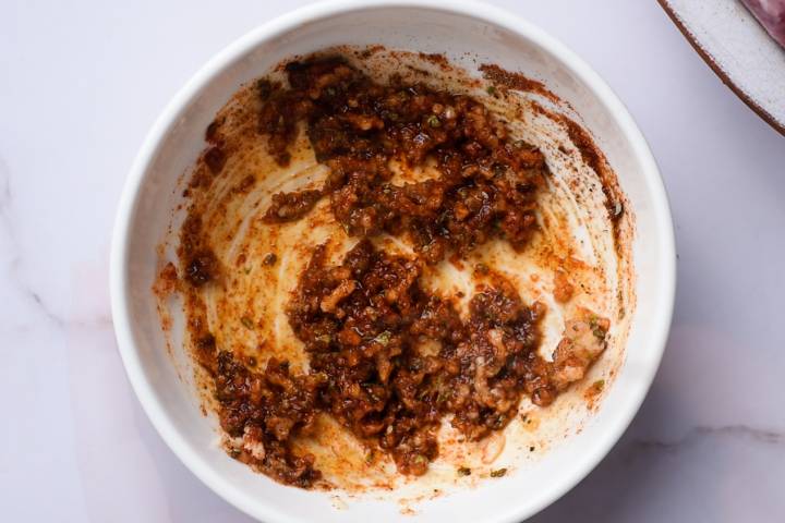Spice rub in a bowl for tri-tip tacos.