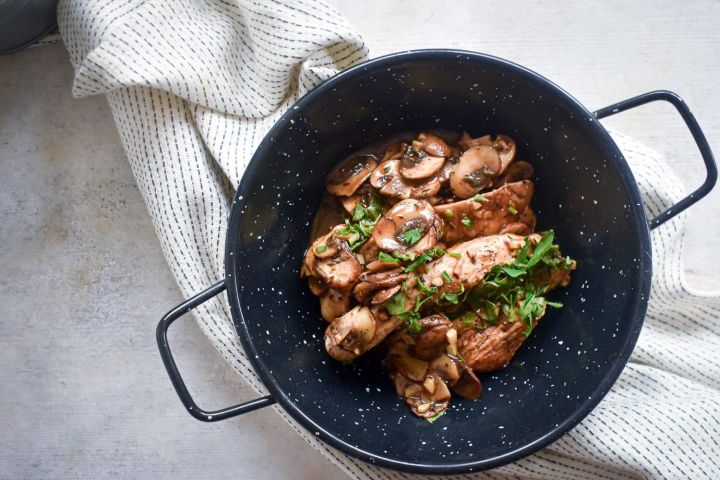 Two hundred calorie chicken and mushrooms in a balsamic vinegar sauce.