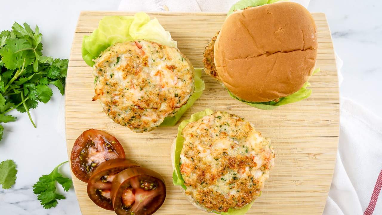 Crispy Shrimp Burgers with Spicy Mayo Recipe