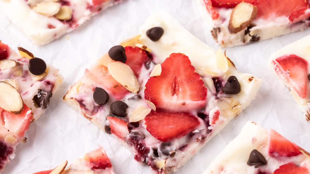 Strawberry Frozen Yogurt Bark