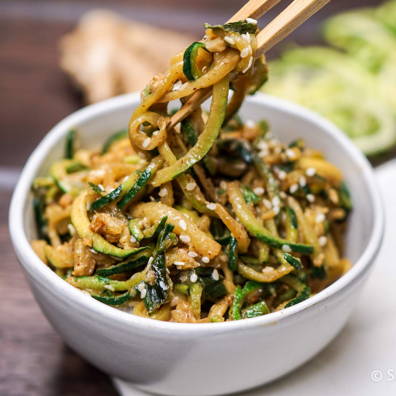 https://www.slenderkitchen.com/sites/default/files/styles/gsd-1x1/public/recipe_images/asian-zucchini-noodles-4.jpg