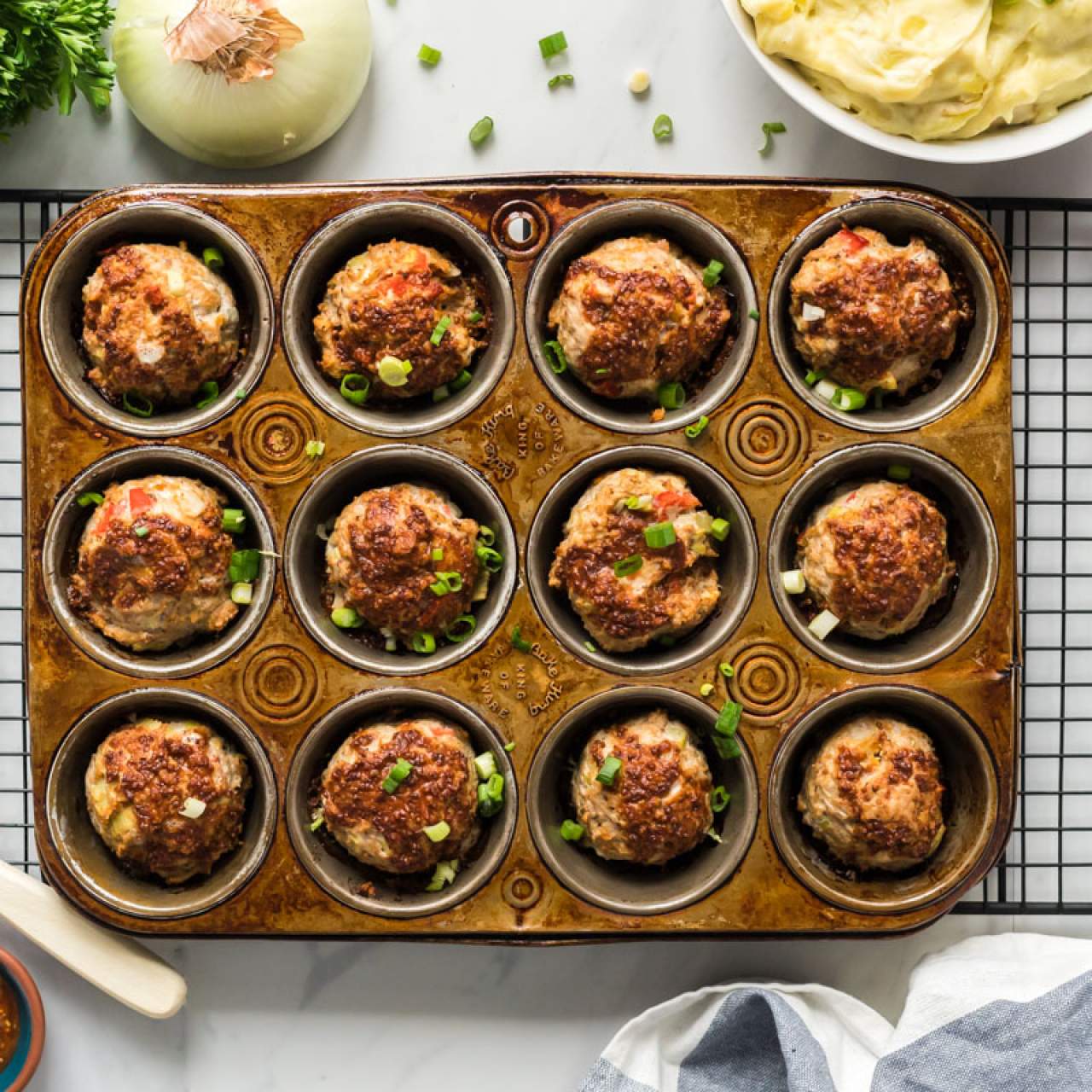 https://www.slenderkitchen.com/sites/default/files/styles/gsd-1x1/public/recipe_images/meatloaf-muffins.jpg