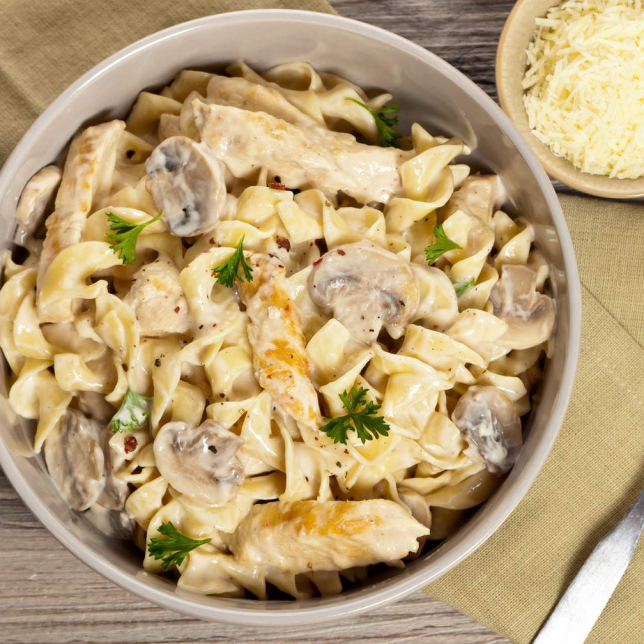 One Pot Creamy Chicken and Mushroom Pasta - Slender Kitchen