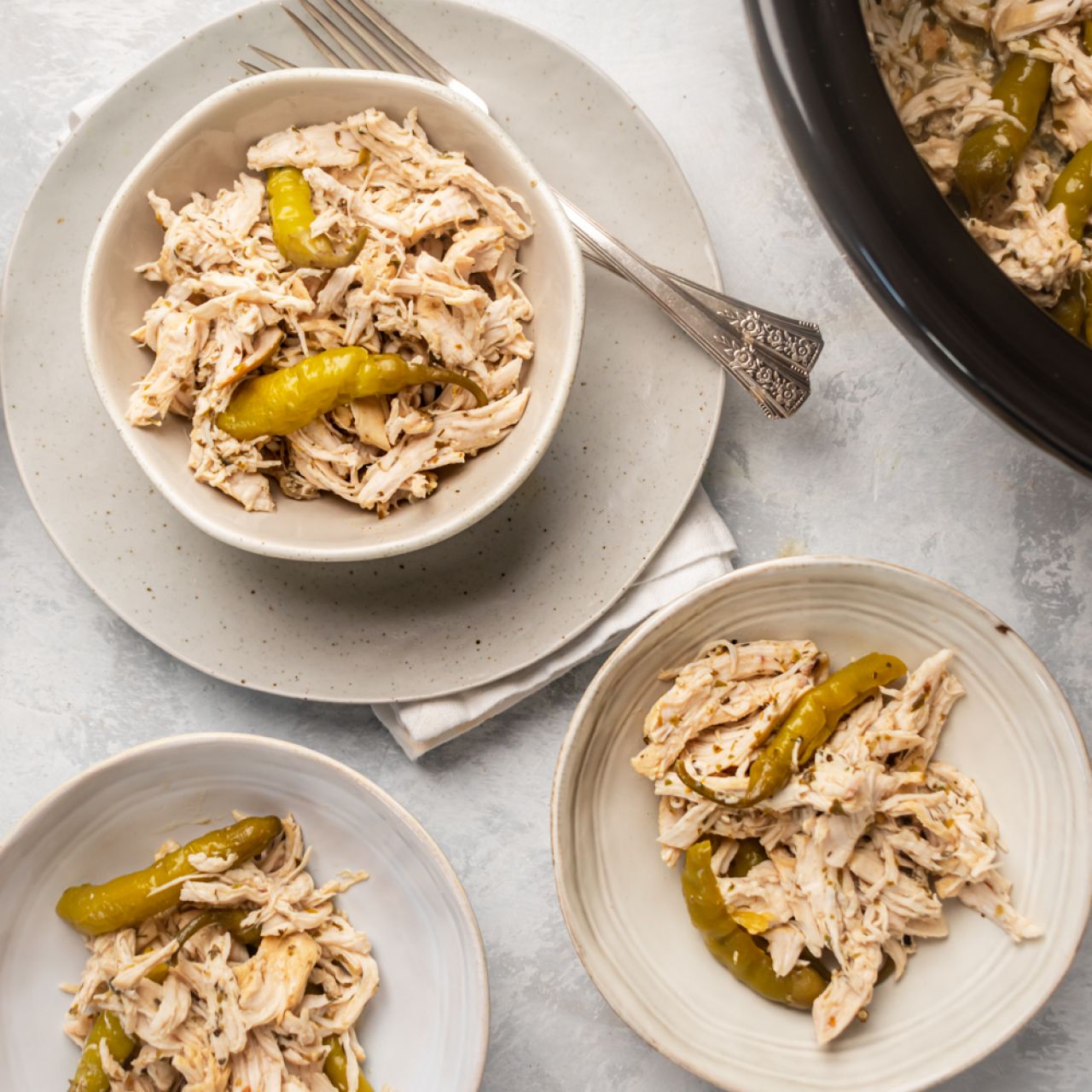 https://www.slenderkitchen.com/sites/default/files/styles/gsd-1x1/public/recipe_images/slow-cooker-pepperoncini-chicken_0.jpg