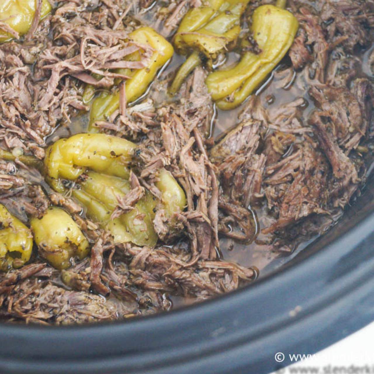 The Pioneer Woman Makes Pressure Cooker Pulled Pork Sandwiches, The Pioneer  Woman