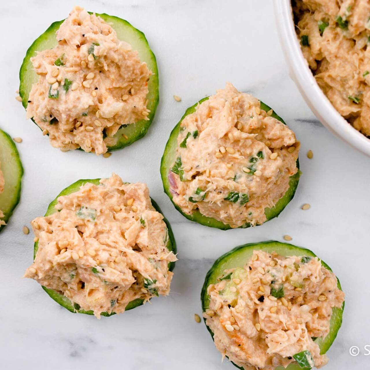 https://www.slenderkitchen.com/sites/default/files/styles/gsd-1x1/public/recipe_images/spicy-tuna-salad-13.jpg